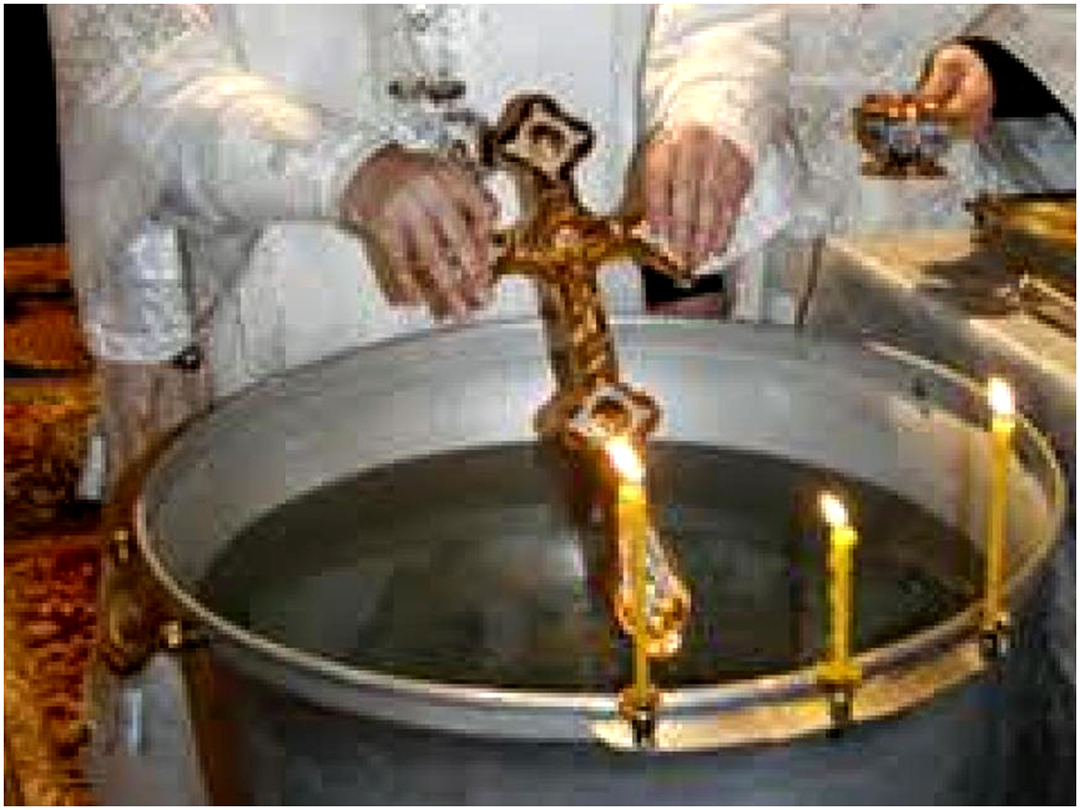 Раздача крещенской воды-1